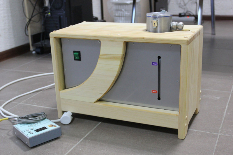 Парогенератор проточный с цифровым блоком управления и таймером, 2,5 кВт